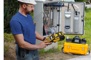 telecom_installer_cable_cabinet_pia_m610_lowres__300